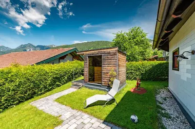 Ein allgemeiner Bergblick oder ein Berglick von des Chalets aus