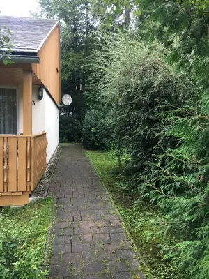 Ein Garten an der Unterkunft Katarina's cozy bungalov