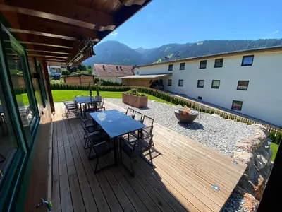 Ein allgemeiner Bergblick oder ein Berglick von der Lodge aus