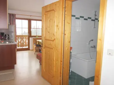 Ein Badezimmer in der Unterkunft Appartement zum Rössl