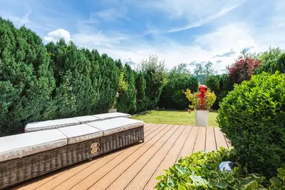 Ein Garten an der Unterkunft Enjoy ONE