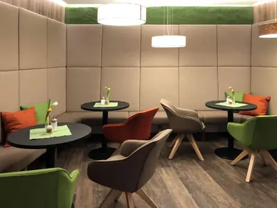 Ein Sitzbereich in der Unterkunft Seehotel im Weyer
