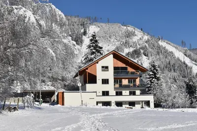 Sprungschanze Haus im Winter