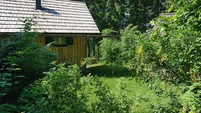 Ein Garten an der Unterkunft Knödl-Alm Waldhäusl
