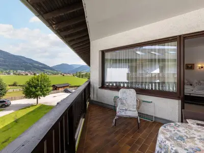 Ein allgemeiner Bergblick oder ein Berglick von der Ferienwohnung aus