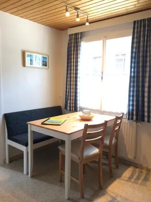 Ein Sitzbereich in der Unterkunft Knusperhaus