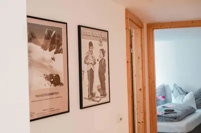 Ein Bett oder Betten in einem Zimmer der Unterkunft Ferienwohnung Stoablick - barrierefrei mit Bergblick