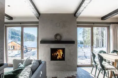 Ein Sitzbereich in der Unterkunft KAUZ - Design Chalets inkl Lungau Card