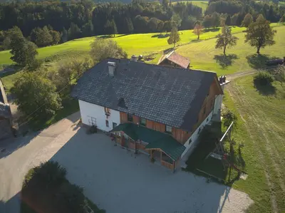 Das Gebäude in dem sich die Ferienwohnung befindet