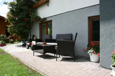 Ein Garten an der Unterkunft Haus Bergliebe