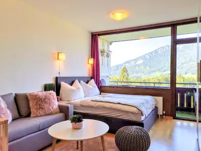 Ein allgemeiner Bergblick oder ein Berglick von der Ferienwohnung aus