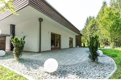 Ein Garten an der Unterkunft Sporthotel Grünau - Wimmergreuth