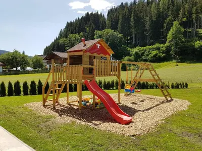 Ein Kinderspielbereich in der Unterkunft Appartements Grabenbauer