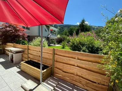 Ein Garten an der Unterkunft App. Seyrl im Haus Karoline
