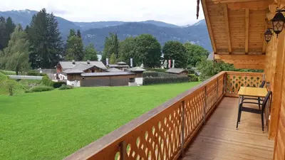 Ein allgemeiner Bergblick oder ein Berglick von der Ferienwohnung aus