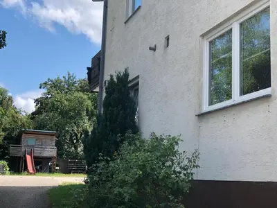 Das Gebäude in dem sich die Ferienwohnung befindet