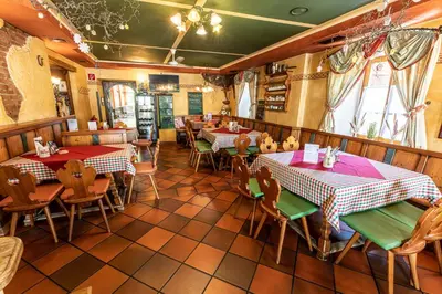 Ein Restaurant oder anderes Speiselokal in der Unterkunft Egidiwirt Murau