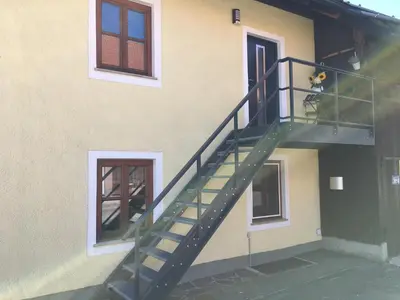 Das Gebäude in dem sich die Ferienwohnung befindet