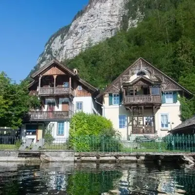 KraftTanken direkt am See