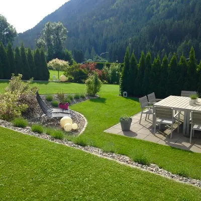 Ein allgemeiner Bergblick oder ein Berglick von der Ferienwohnung aus