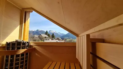 Ein allgemeiner Bergblick oder ein Berglick von der Ferienwohnung aus