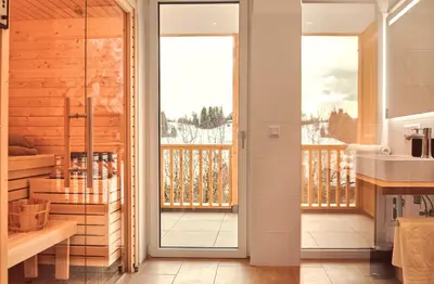 Ein Balkon oder eine Terrasse in der Unterkunft die Tauplitz Lodges - Alm Lodge A6 by AA Holiday Homes