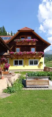 Ein Garten an der Unterkunft Appartement Taurachblick