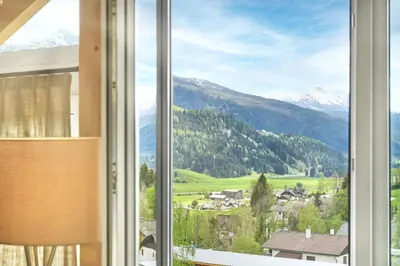 Ein allgemeiner Bergblick oder ein Berglick von der Ferienwohnung aus