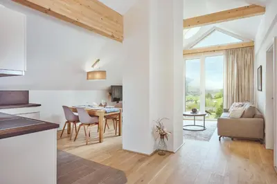 Ein Sitzbereich in der Unterkunft Die Tauplitz Lodges - Bergblick B7-2 by AA Holiday Homes