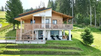 Ein Garten an der Unterkunft Bergchalet Dein Paradies