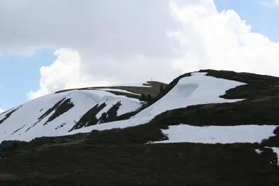 Ein allgemeiner Bergblick oder ein Berglick von des Chalets aus