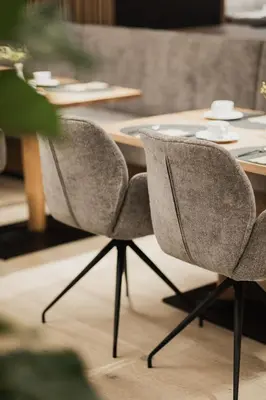Ein Sitzbereich in der Unterkunft Stadthotel Goldenes Schiff