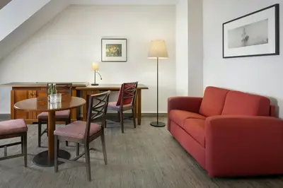 Ein Sitzbereich in der Unterkunft Arabella Jagdhof Resort am Fuschlsee, a Tribute Portfolio Hotel