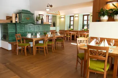 Ein Restaurant oder anderes Speiselokal in der Unterkunft SPA Hotel Erzherzog Johann