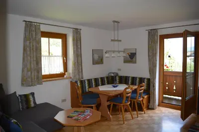 Ein Sitzbereich in der Unterkunft Ferienwohnung Ehrenreich/Pichler