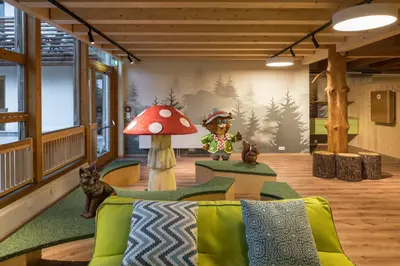 Ein Sitzbereich in der Unterkunft Falkensteiner Club Funimation Katschberg