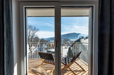 Ein allgemeiner Bergblick oder ein Berglick von der Ferienwohnung aus