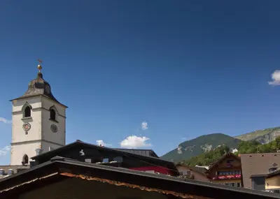 Ein allgemeiner Bergblick oder ein Berglick von des Hotels aus