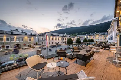 Ein allgemeiner Bergblick oder ein Berglick von des Hotels aus