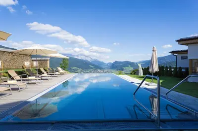 Der Swimmingpool an oder in der Nähe von Hotel Winterbauer