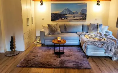 Ein Sitzbereich in der Unterkunft Villa Bischofsberg - Lärchen-Wellness Apartment