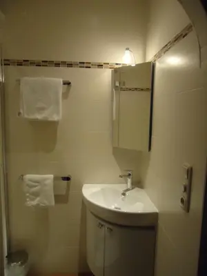 Ein Badezimmer in der Unterkunft Pension Wald