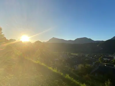 Ein allgemeiner Bergblick oder ein Berglick von der Ferienwohnung aus