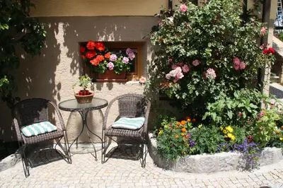 Ein Garten an der Unterkunft Haus Holzer