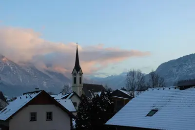 Ein allgemeiner Bergblick oder ein Berglick von des Bed & Breakfasts aus