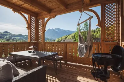 Ein allgemeiner Bergblick oder ein Berglick von der Ferienwohnung aus