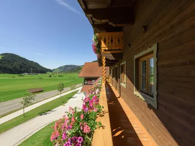 Ein allgemeiner Bergblick oder ein Berglick von der Ferienwohnung aus