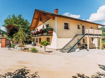 Das Gebäude in dem sich die Ferienwohnung befindet