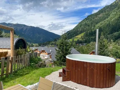 Ein allgemeiner Bergblick oder ein Berglick von des Chalets aus
