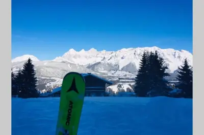 Ein allgemeiner Bergblick oder ein Berglick von der Ferienwohnung aus